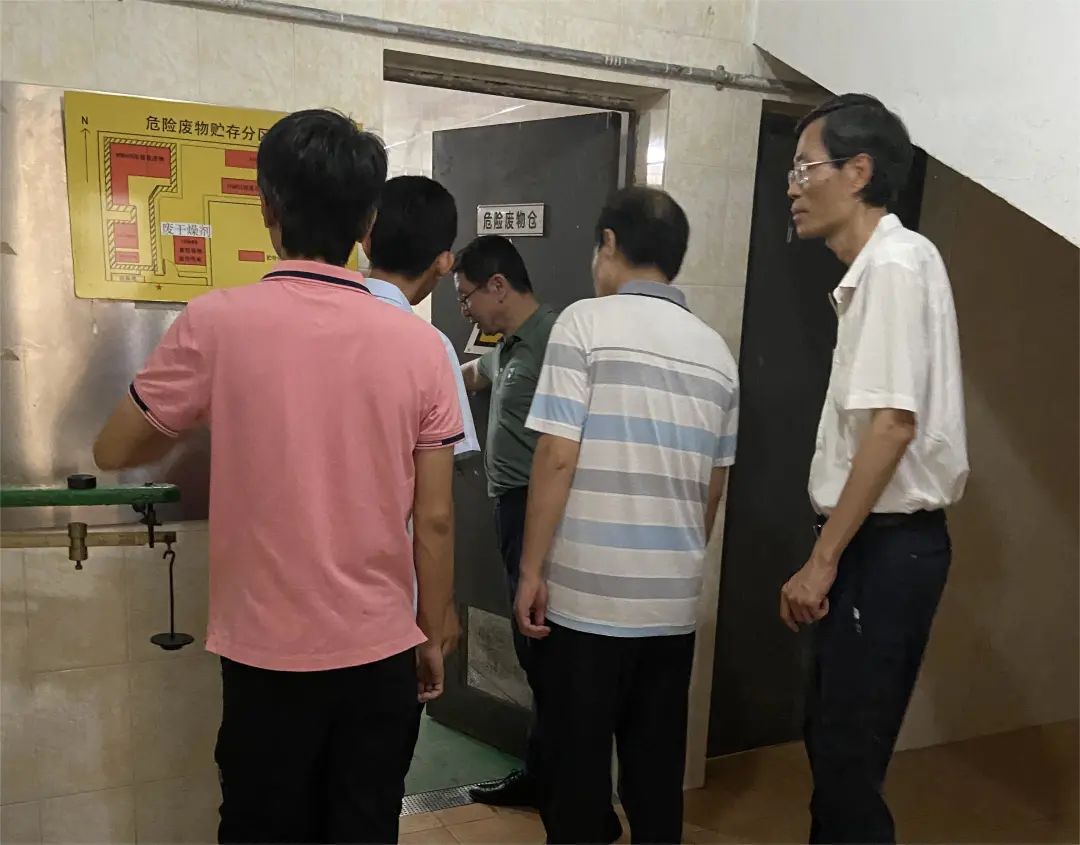 “四不兩直”強監(jiān)督 擰緊節(jié)日“安全閥” ——白云山光華公司紀委開展中秋、國慶節(jié)前專項監(jiān)督檢查